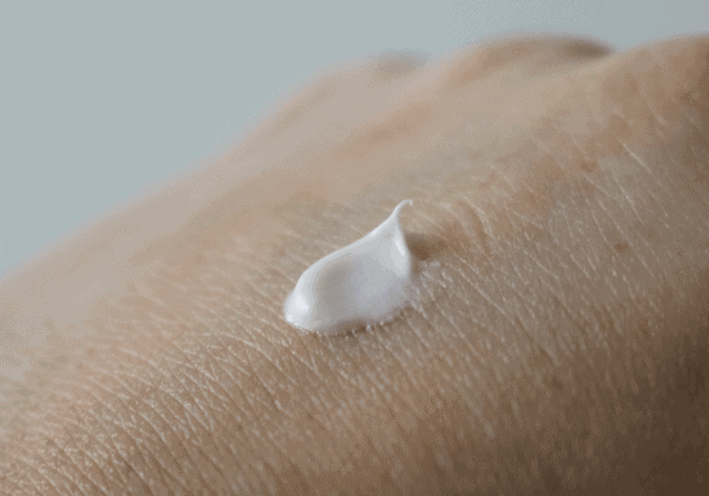 MAC Strobe Cream Review MAC Strobe Cream Review