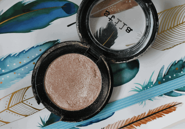 Stila Kitten Eyeshadow Swatch and Review Stila Kitten Eyeshadow Swatch and Review