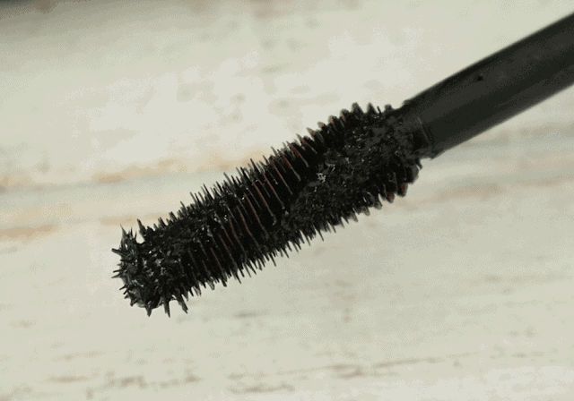 CoverGirl Plumpify BlastPro Waterproof Mascara Review and Before and After CoverGirl Plumpify BlastPro Waterproof Mascara Review and Before and After