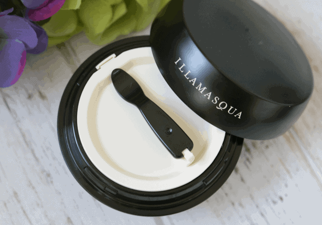 Illamasqua Hydra Matte Radiance Veil Swatch and Review Illamasqua Hydra Matte Radiance Veil Swatch and Review