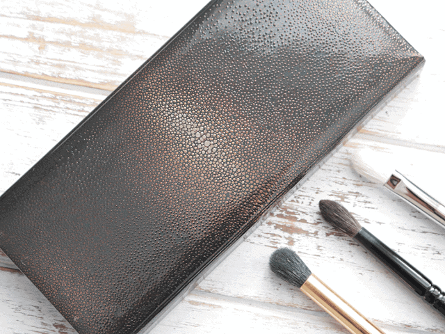 Laura Mercier Extreme Neutrals Palette Review and Swatches Laura Mercier Extreme Neutrals Palette Review and Swatches